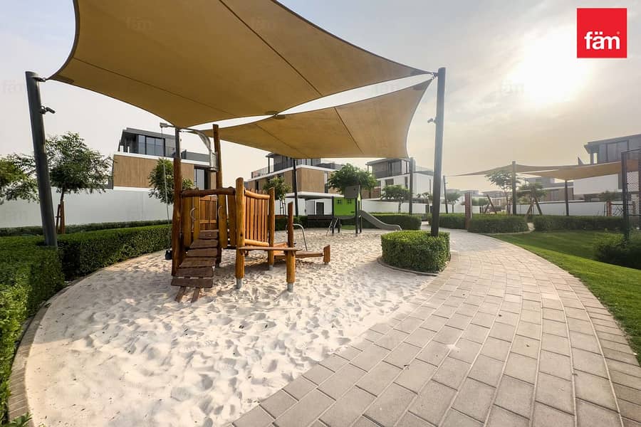 Near Amenities Corner Villa June ARIII - Image 42