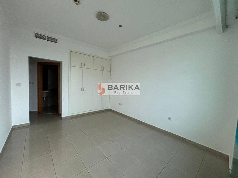 Spacious 2BR in Marina Crown |Marina Views - Image 6