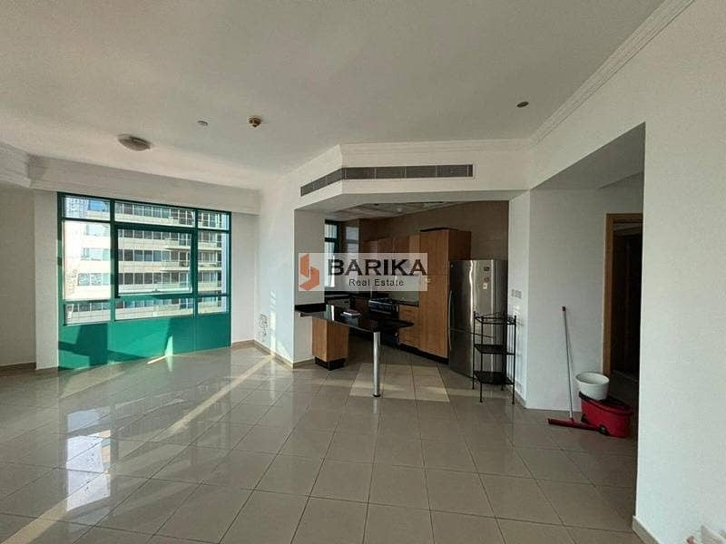 Spacious 2BR in Marina Crown |Marina Views - Image 8