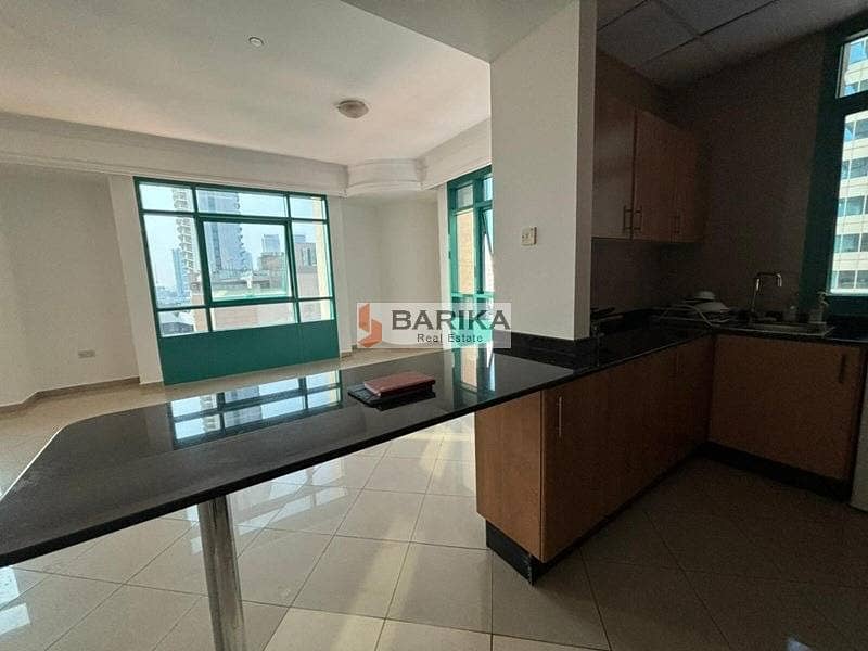 Spacious 2BR in Marina Crown |Marina Views - Image 11