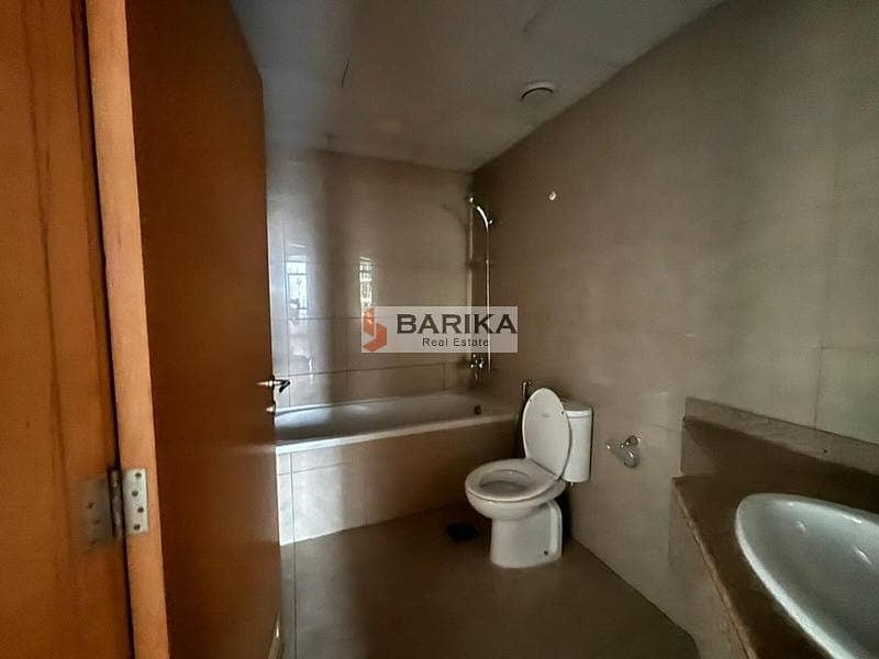 Spacious 2BR in Marina Crown |Marina Views - Image 14