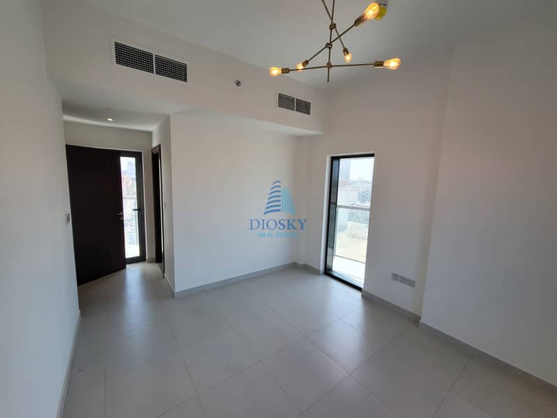 Spacious Apartment | Great Lay Out | Next to Exit