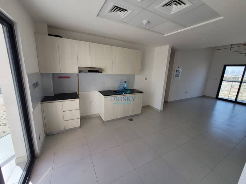 Spacious Apartment | Great Lay Out | Next to Exit - Image 12