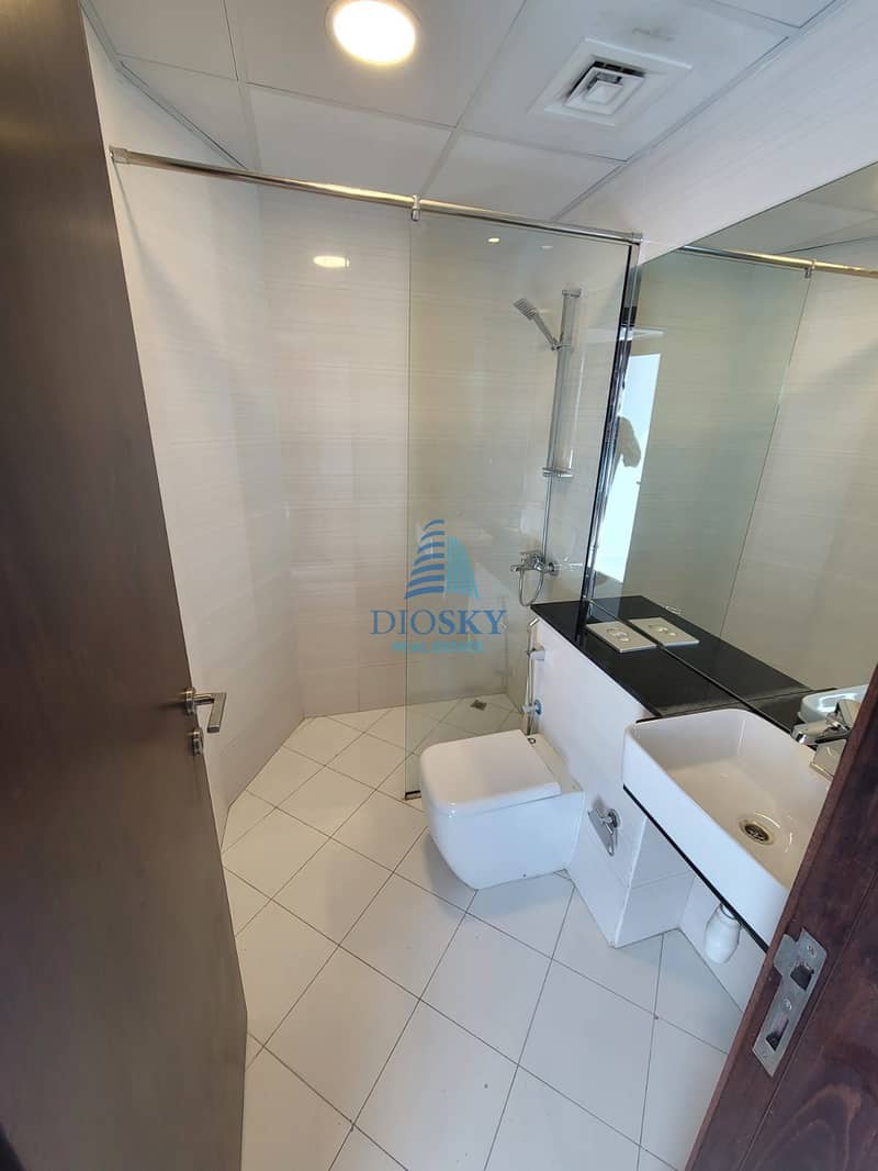 Spacious Apartment | Great Lay Out | Next to Exit - Image 14