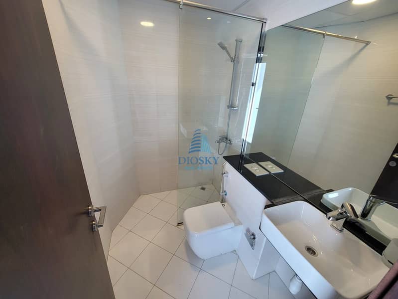 Spacious Apartment | Great Lay Out | Next to Exit - Image 15