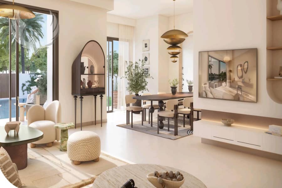 Exclusive 4-Bed TV with Private Pool / Single row