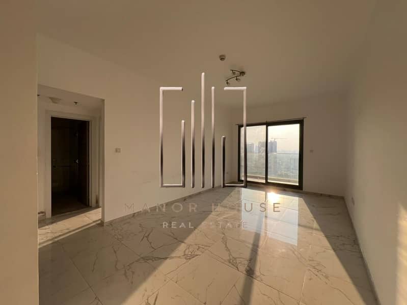 Big Layout | Excellent Amenities | Ready To Move - Image 11