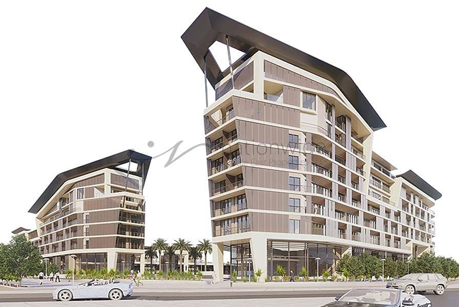 Extraordinary Living on a Corner Location Extraordinary Living on a Corner Location