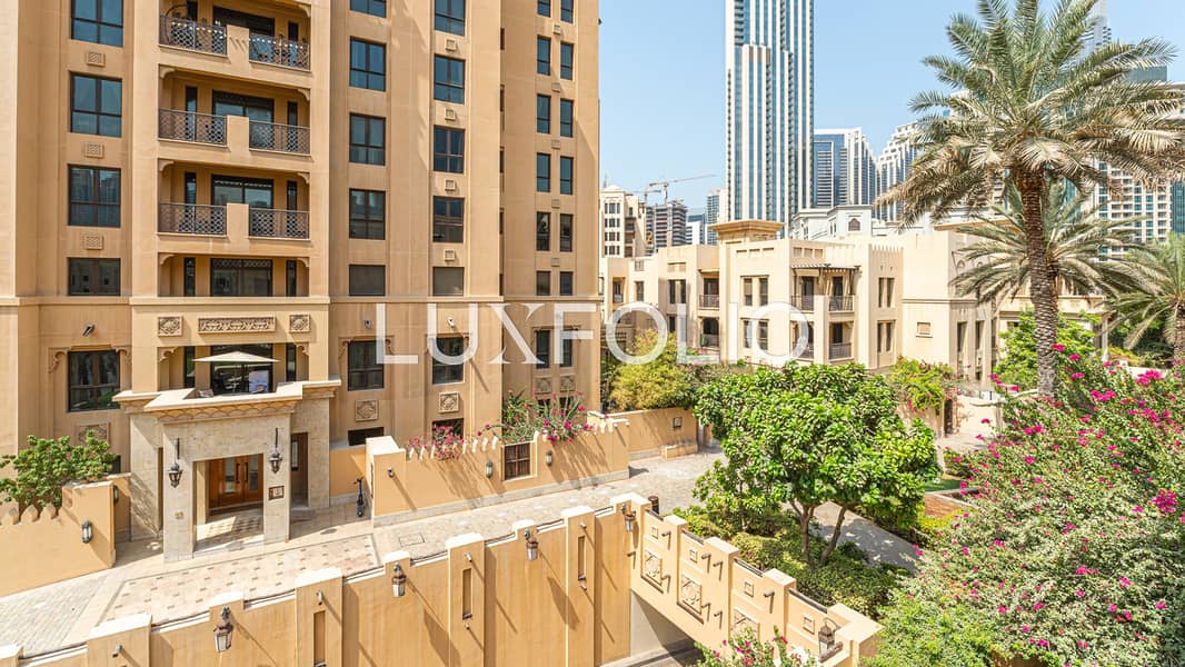 Corner Layout | Community View | Bright Unit