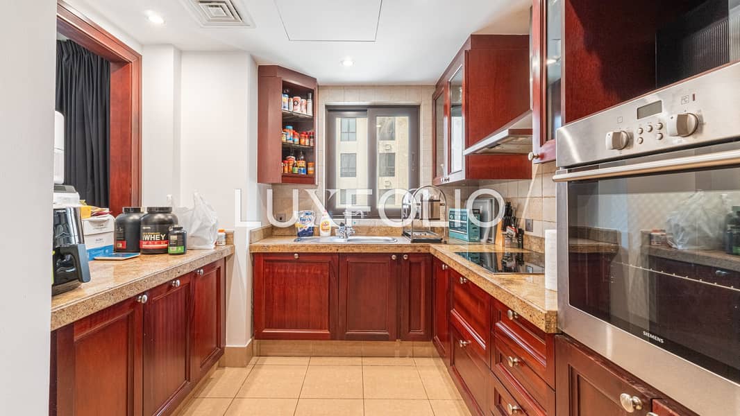 Corner Layout | Community View | Bright Unit