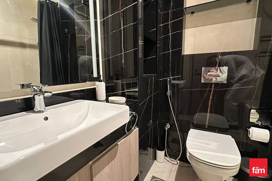 Fully Furnished | Vacant | Brand New - Image 6