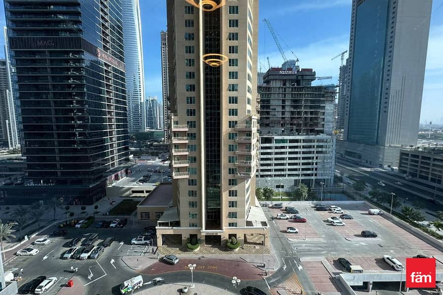 Fully Furnished | Vacant | Brand New - Image 12