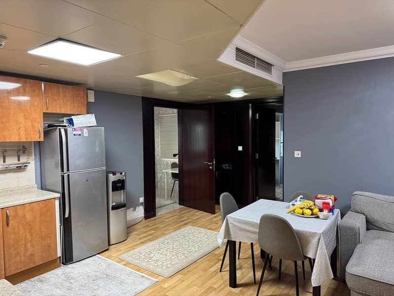 VACANT NOW | FURNISHED | NEAR METRO |