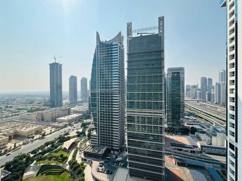 VACANT NOW | FURNISHED | NEAR METRO |