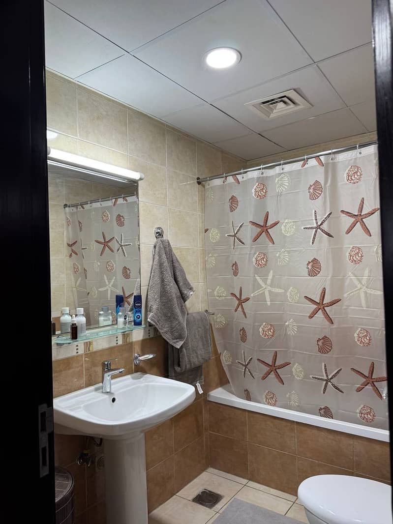 VACANT NOW | FURNISHED | NEAR METRO | - Image 9