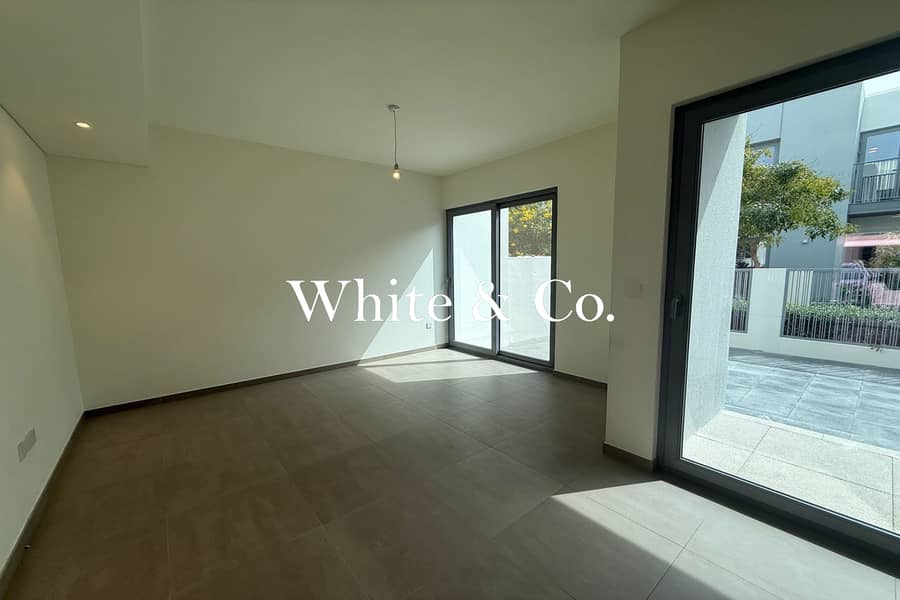 Flexible Move in |Opposite Pool |Internal