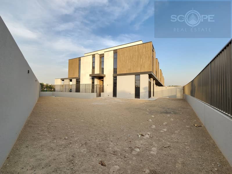 Outstanding Brand New 4 Bed Corner, Sin Row, Ranim