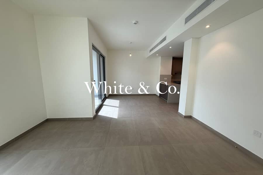 Flexible Move in |Opposite Pool |Internal