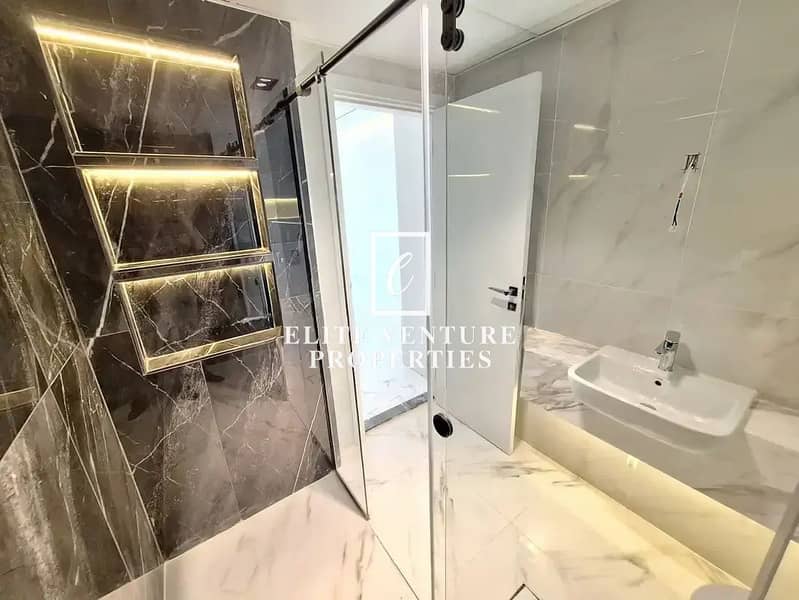 POOL VIEW | VACANT | SPACIOUS-1 BEDROOM APARTMENT - Image 8