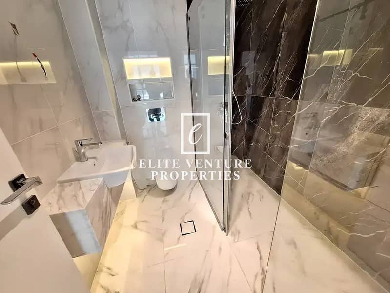 POOL VIEW | VACANT | SPACIOUS-1 BEDROOM APARTMENT - Image 9