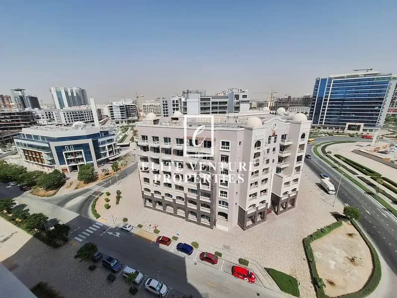 POOL VIEW | VACANT | SPACIOUS-1 BEDROOM APARTMENT - Image 15