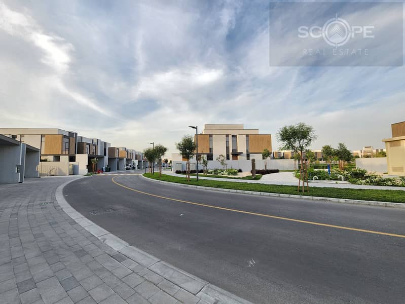 Outstanding Brand New 4 Bed Corner, Sin Row, Ranim