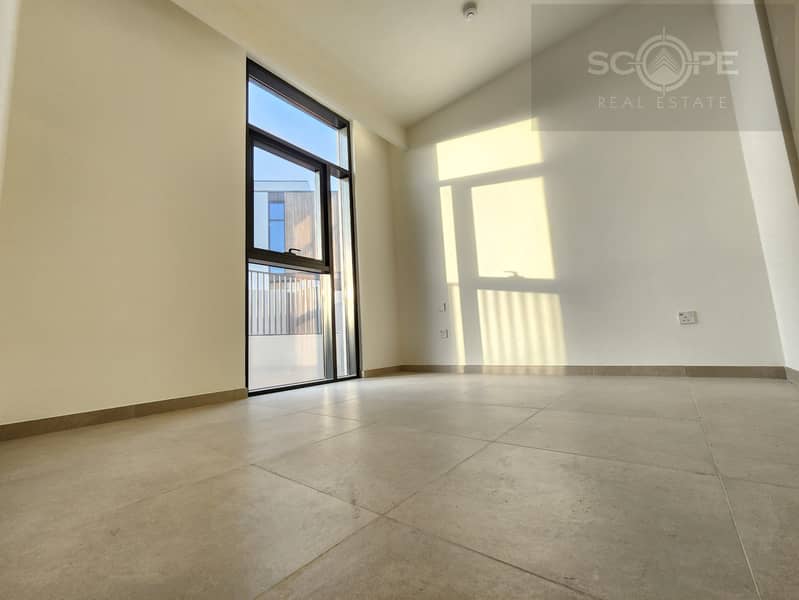 Outstanding Brand New 4 Bed Corner, Sin Row, Ranim - Image 10
