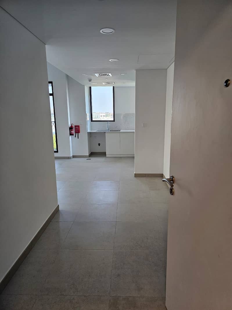 Brand New-Madinat Jumeirah Living - Image 17