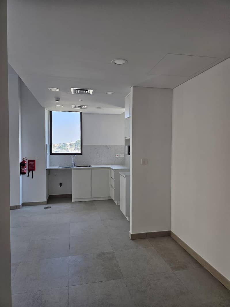 Brand New-Madinat Jumeirah Living - Image 21