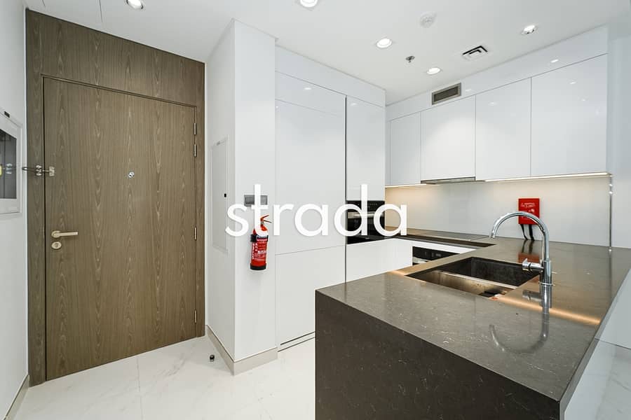 Building with Gym | Unfurnished | Exclusive - Image 8