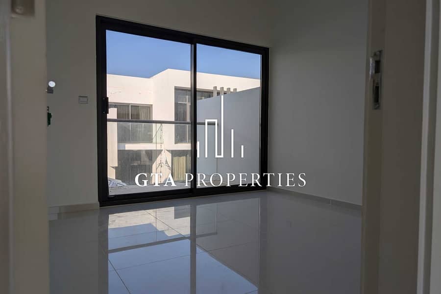 Great Location | 3bed+Maids | Vastu Compliant - Image 10