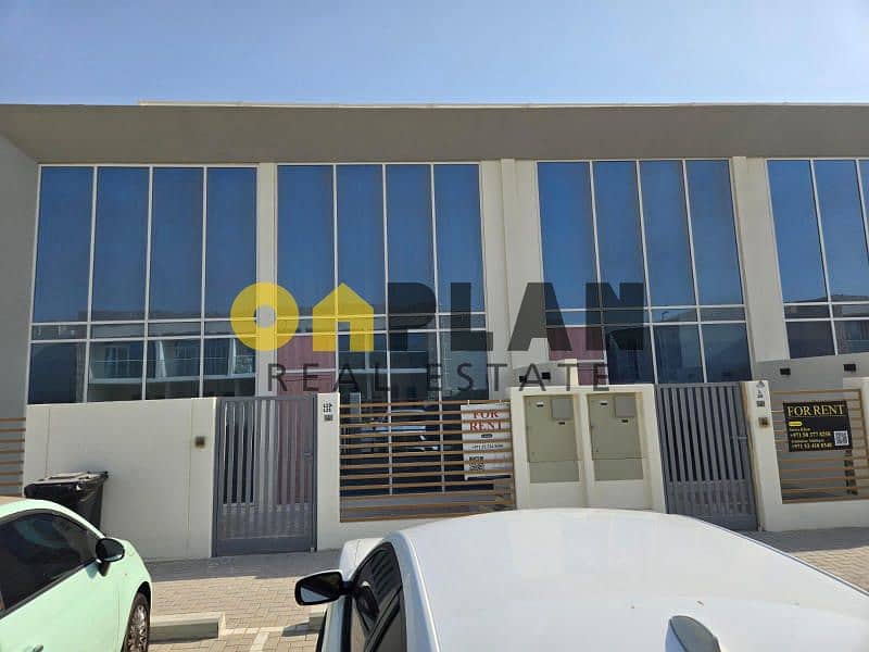 Unfurnished 3BR Villa | Prime Spot | Contemporary Living - Image 6