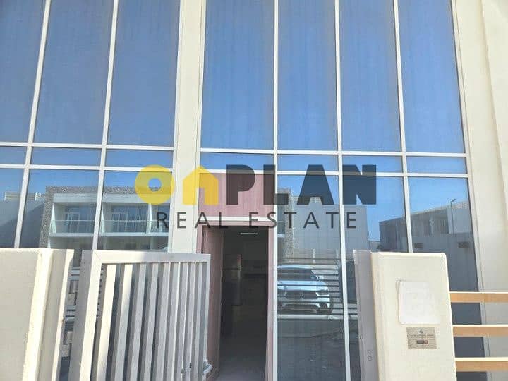 Unfurnished 3BR Villa | Prime Spot | Contemporary Living - Image 7