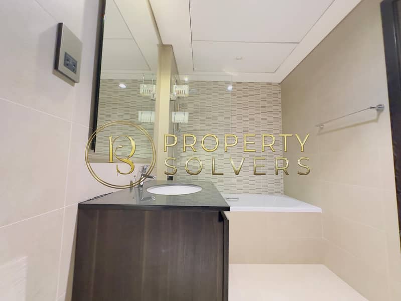 Closed Kitchen | Well-Maintained | Huge layout - Image 11