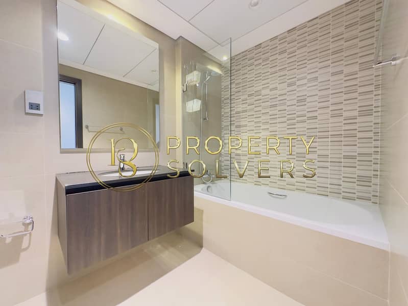 Closed Kitchen | Well-Maintained | Huge layout - Image 12