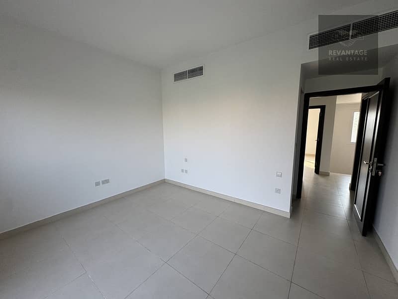 Amazing Location | Big Plot Size | Exclusive Unit - Image 11