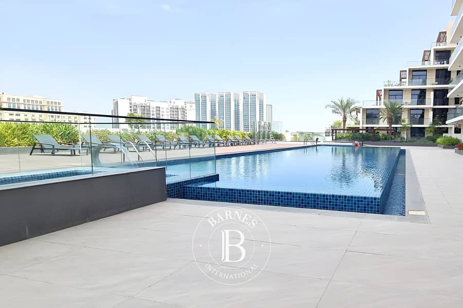 Large 1BR plus Storage | Modern Unit | Pool View - Image 21