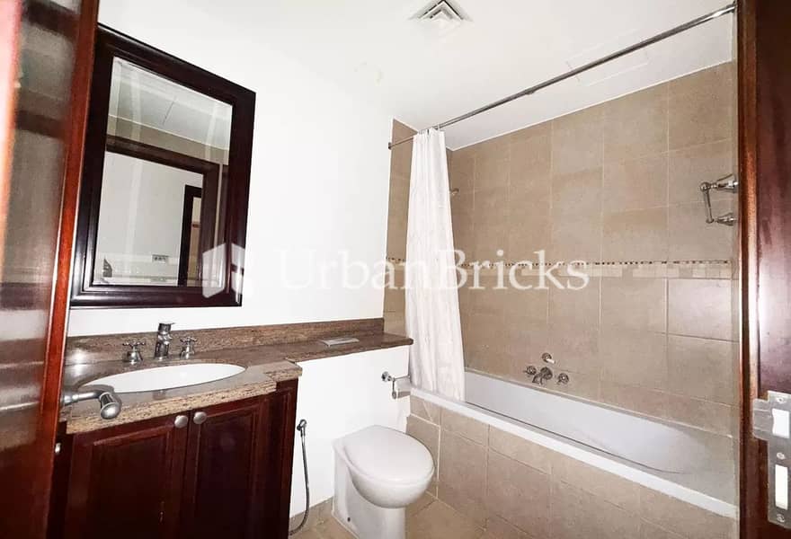 Spacious | Well maintained | Vacant - Image 7