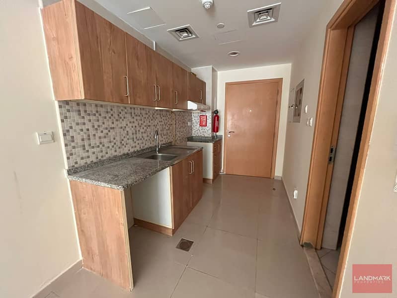 BIG UNIT | WITH TERRACE | FIRST FLOOR