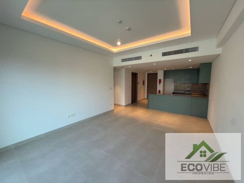 Spacious 1BR | 679 Sqft | Unfurnished | Pool & Park View | Myrtle Al Wasl