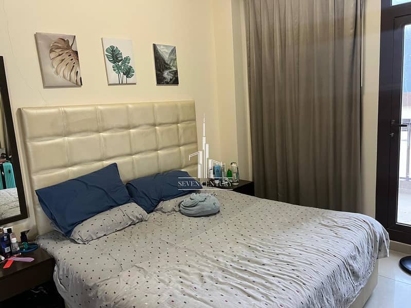 Fully Furnished | Pool View | Big Layout - Image 8