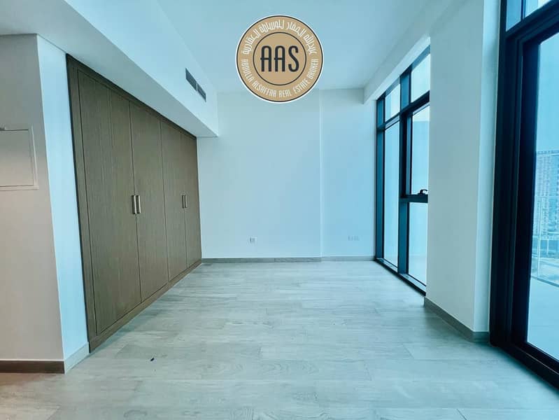 Big Studio in 60k 4 cheques payment area 400sqft