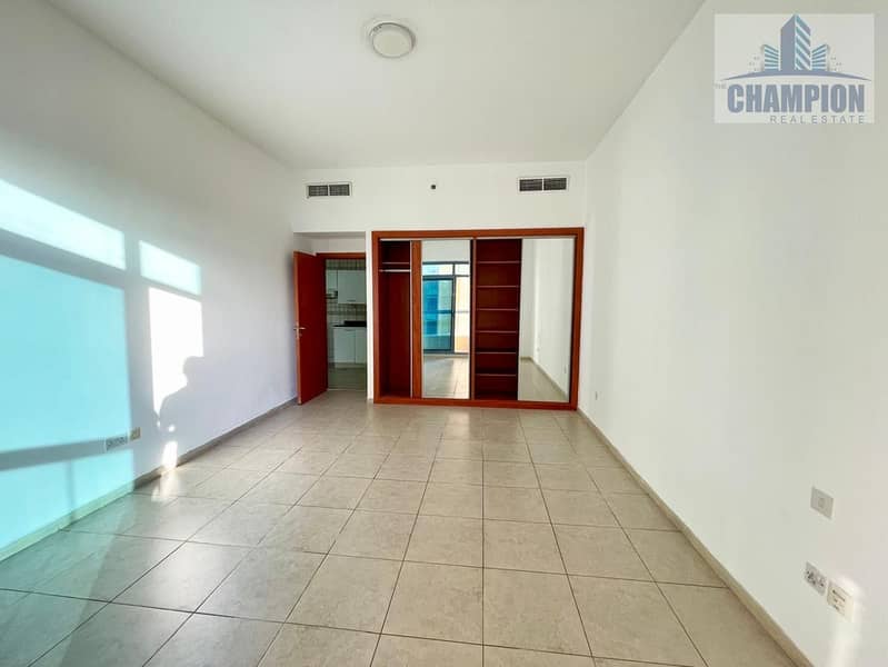 White and bright Spacious Appartment in Chiller free Building