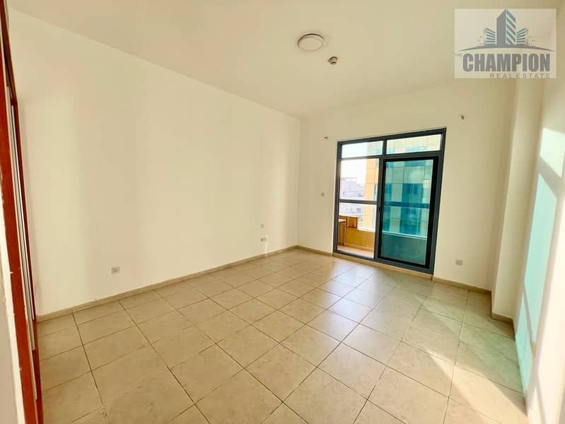White and bright Spacious Appartment in Chiller free Building - Image 7