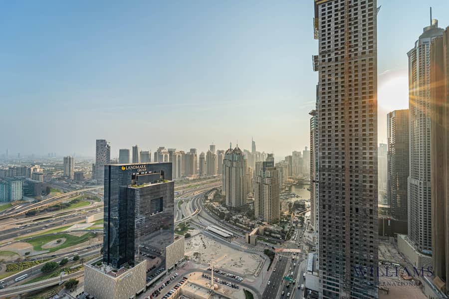 Skyline Views | Stunning 3-Bed | Prime Location - Image 21