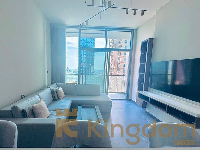 STYLISH 1 BR | LAKEFRONT VIEW | WALK TO METRO