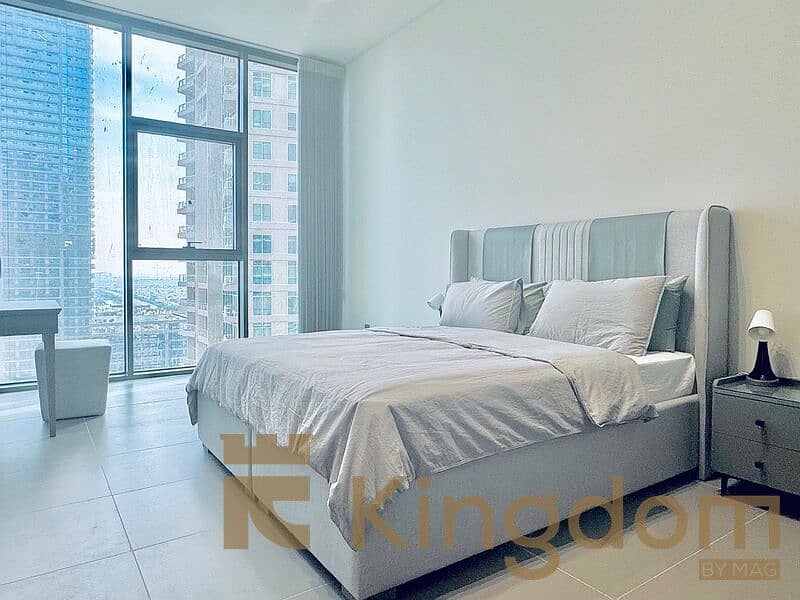 STYLISH 1 BR | LAKEFRONT VIEW | WALK TO METRO