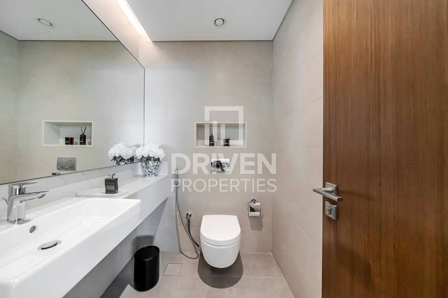 Elegant Modern Layout | Motivated Seller | Vacant - Image 10