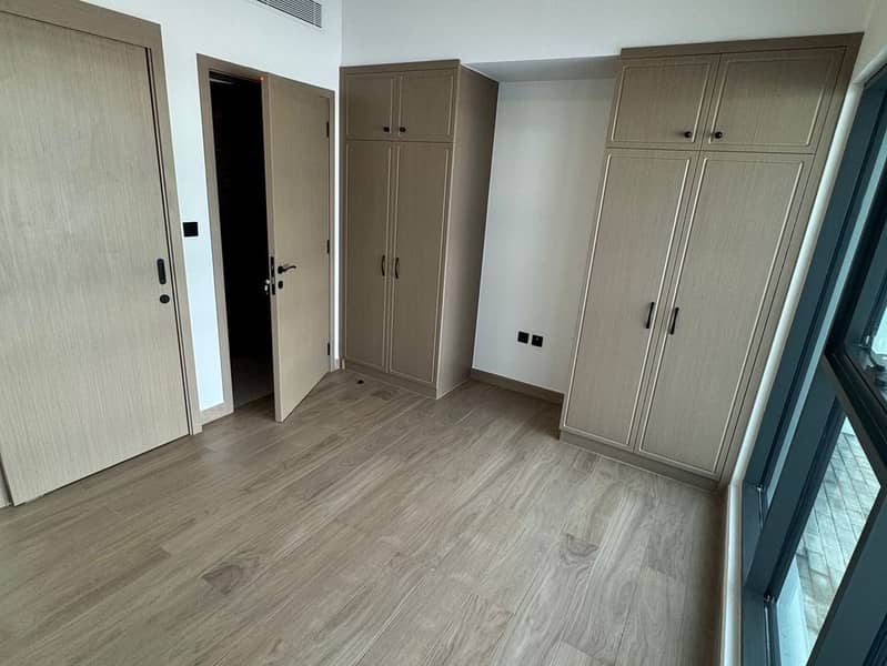 Brand New I Single Row I Middle Unit - Image 10