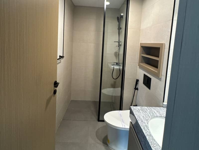 Brand New I Single Row I Middle Unit - Image 12